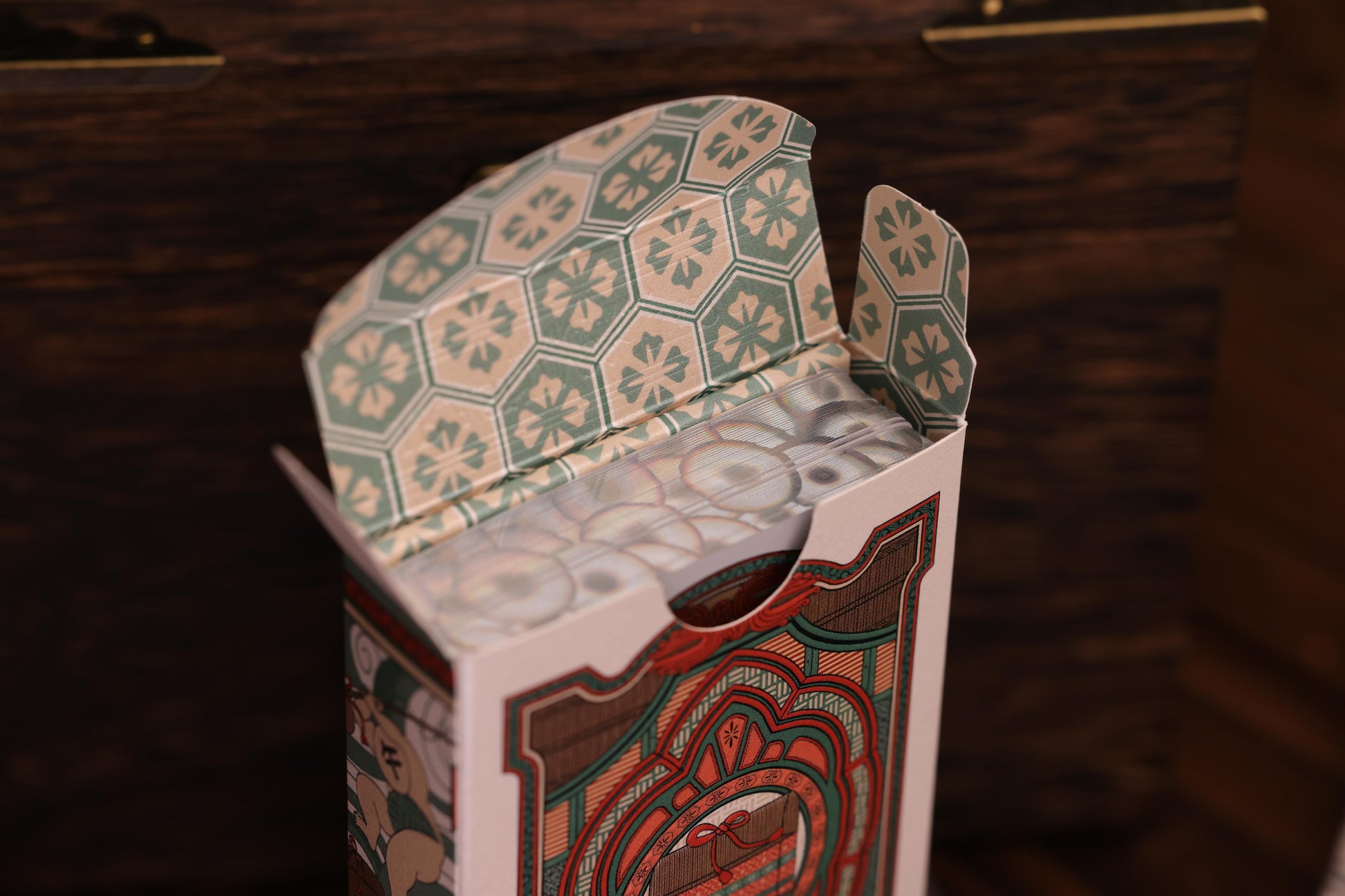 Louver Green Edition Tuck Box Interior